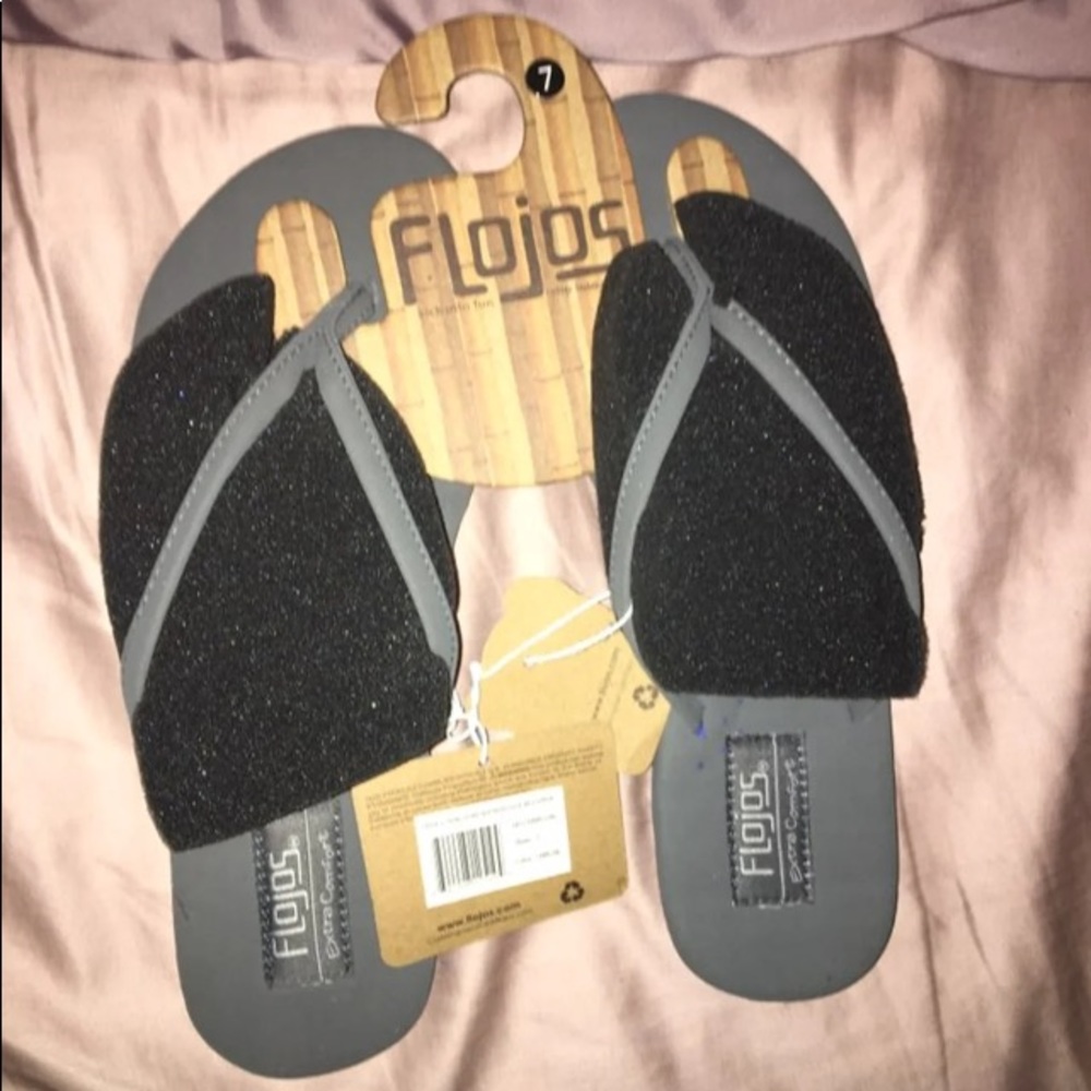 Brand new flojos! Super comfortable flip flops!